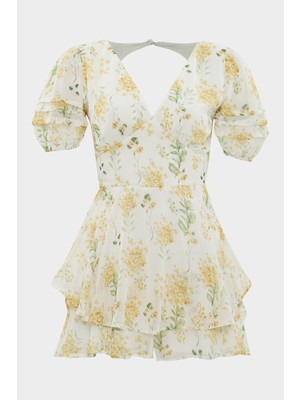 Açelya Okcu Sırtı Cut Out Kesimli Şortlu Elbise