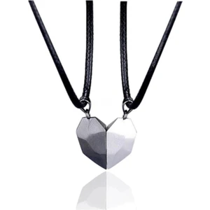 Gri Siyah Iki Adet Mıknatıslı Çift Kalp Sevgili Metal Kolye Takı