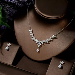 Lily Zirkon Taşlı Takı Seti Kolye Küpe Hediye Set