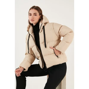 Cepli Kapüşonlu Regular Fit Şişme Mont Bayan Mont 640Y002