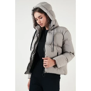 Cepli Kapüşonlu Regular Fit Şişme Mont Bayan Mont 640Y002