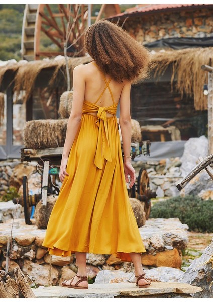 Sırt Detaylı Düz Renk Şık Elbise fırsatları