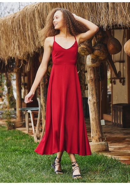 Sırt Detaylı Düz Renk Şık Elbise modelleri