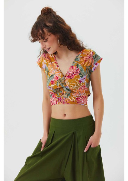 Desenli Sırt Detaylı Bağlamalı Crop Bluz
