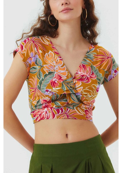 Desenli Sırt Detaylı Bağlamalı Crop Bluz indirimleri