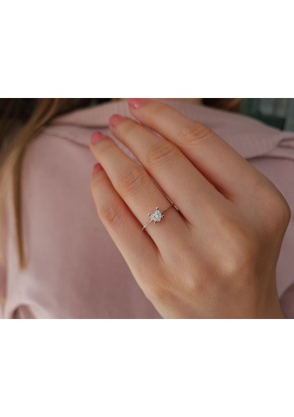 0,30 Karat Kalp Kesim Tektaş Görünümlü Pırlanta Yüzük 0417R0286