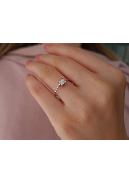 0,30 Karat Kalp Kesim Tektaş Görünümlü Pırlanta Yüzük 0417R0286