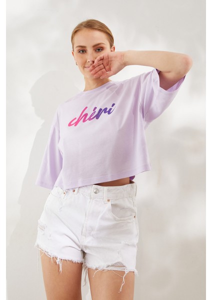 Cheri Yazı Baskılı Crop T-Shirt Lila