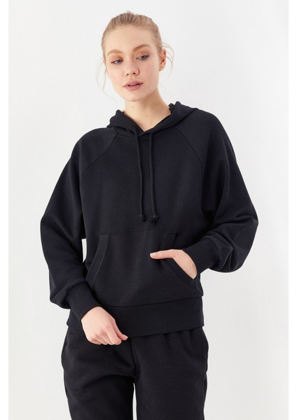 Basic Kanguru Cepli Kapüşonlu Sweatshirt Siyah