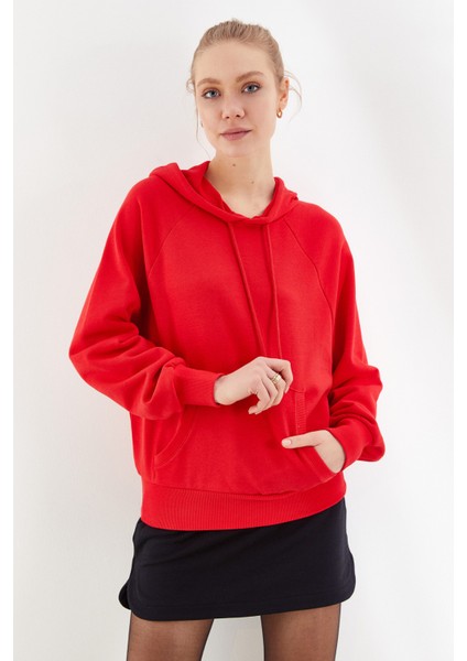 Basic Kanguru Cepli Kapüşonlu Sweatshirt Kırmızı