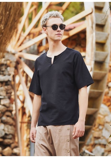 Yuvarlak Yaka Rahat Kesim Erkek Gömlek