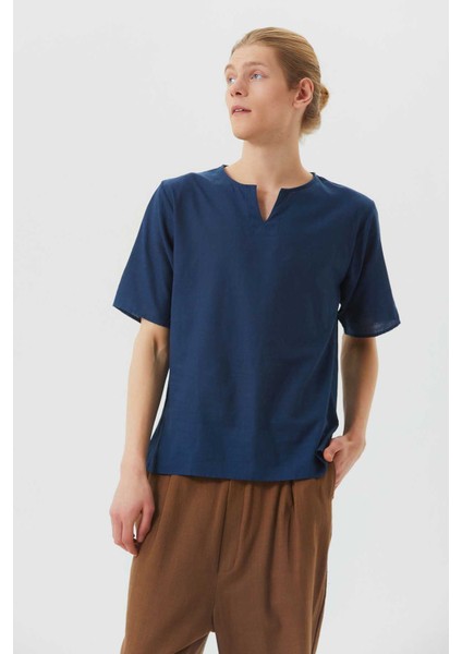 Yuvarlak Yaka Rahat Kesim Erkek Gömlek modelleri