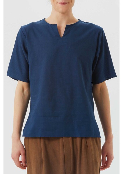 Yuvarlak Yaka Rahat Kesim Erkek Gömlek indirimleri