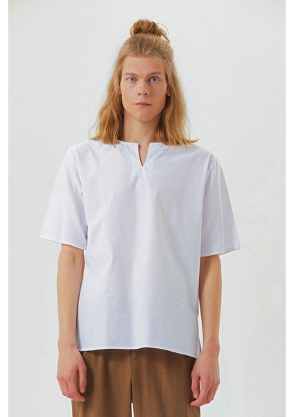 Yuvarlak Yaka Rahat Kesim Erkek Gömlek