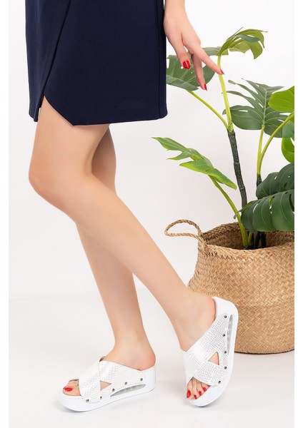 Beyaz Gümüş Desenli Çapraz Model Açık Airmax Ortopedik Terlik modelleri