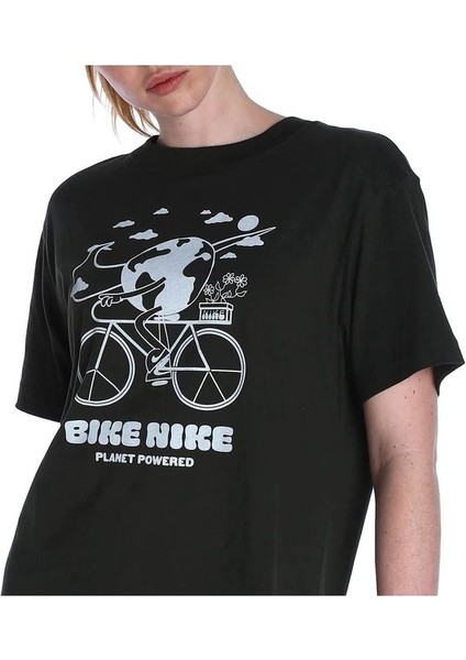 W Nsw Tee Bf Earth Day Kadın Yeşil Günlük Stil Tişört DQ3047-355 fiyatları