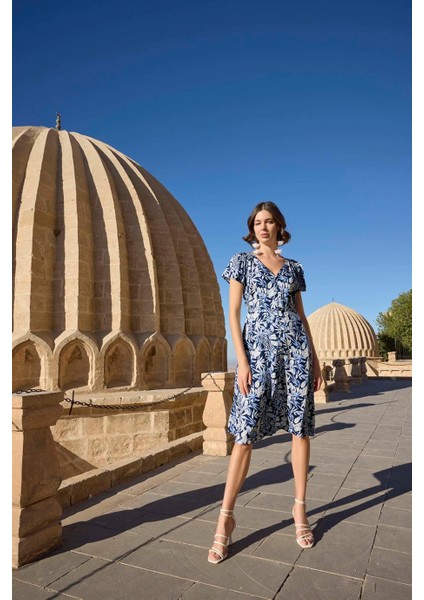 Yaprak Desenli Kısa Kollu Elbise fiyatları