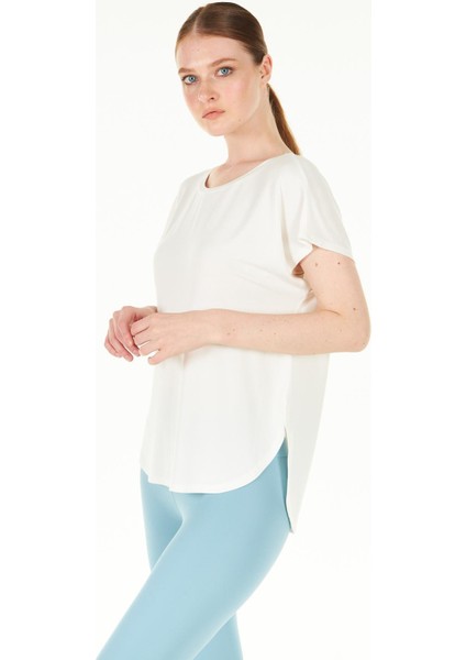 Beyaz Yırtmaç Detaylı Rahat Kalıp Modal T-Shirt - Dora