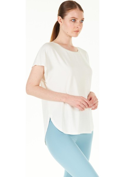 Beyaz Yırtmaç Detaylı Rahat Kalıp Modal T-Shirt - Dora fiyatları