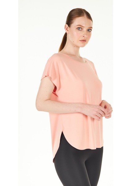 Pembe Yırtmaç Detaylı Rahat Kalıp Modal T-Shirt - Dora fırsatları