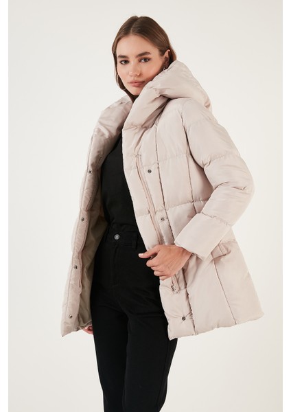 Cepli Kemerli Kapüşonlu Regular Fit Kışlık Şişme Mont Bayan Mont 55650154 fırsatları