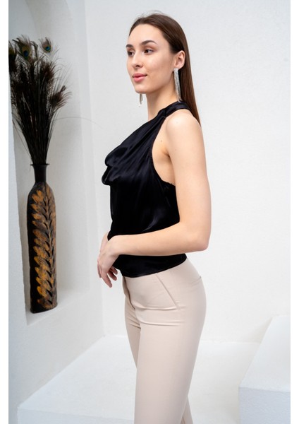 Kadın Kolsuz Bluz Siyah fiyatları