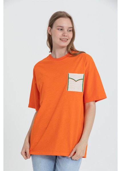 R-5729 Bisiklet Yaka Dantel Cep Detaylı Oversize T-Shirt fırsatları