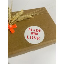 Butik Sosyetik Made With Love Beyaz Etiket Kırmızı Yazı Yuvarlak Yapışkanlı Etiket 3 x 3 cm 150 Adet