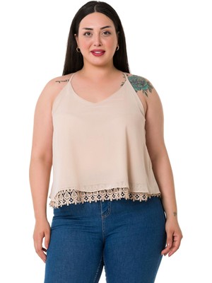 Disentis Modest Büyük Beden Sırt Dekolteli Dantel Detaylı Şifon Bej Rengi Bluz