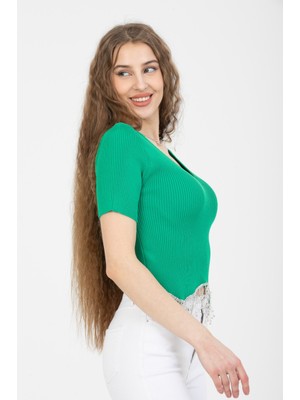 Paradice Kadın Beli Zincir ve Taş Detaylı Kısa Kol Crop Bluz Yeşil