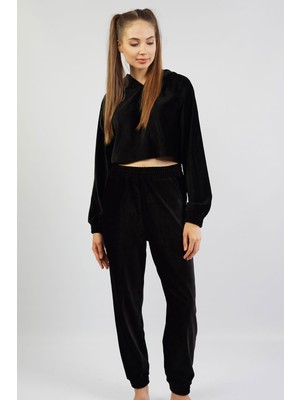 Ilısana Kadın Siyah Kadife Kapşonlu Düşük Omuzlu Uzun Kol Pijama Takım