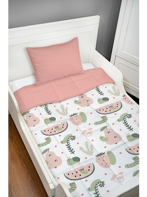 Tuğba Kuğu Montessori Yorgan Seti (95X195 Cm) - Iconic Serisi - Sevimli Bahçe Kurtçuğu