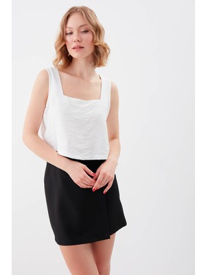 Vitrin Kare Yaka Sıfır Kol Crop Bluz
