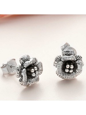 MONAROZA  Gümüş Çivili Gül Kadın Küpe