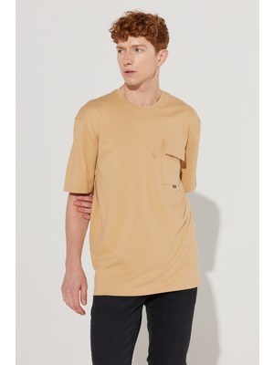 Altınyıldız Classics Erkek Camel Oversize Fit Geniş Kesim Bisiklet Yaka %100 Pamuk Cepli Tişört