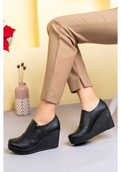 Dolgu Taban Yandan Fermuarlı Siyah Cilt Ayakkabı modelleri