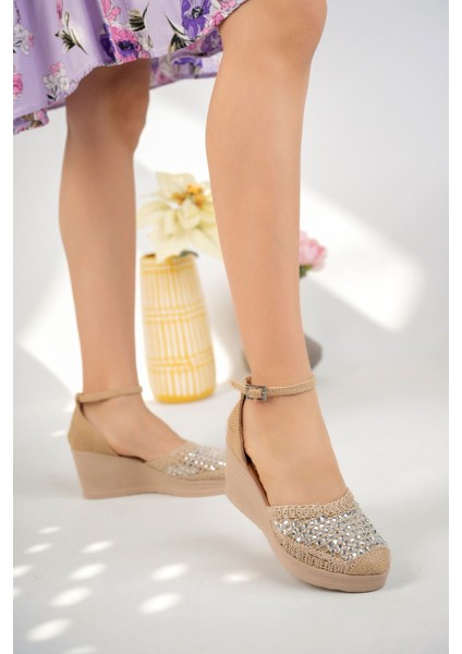 Dolgu Taban Arka Kapalı Taşlı Krem Kadın Ayakkabı fiyatları