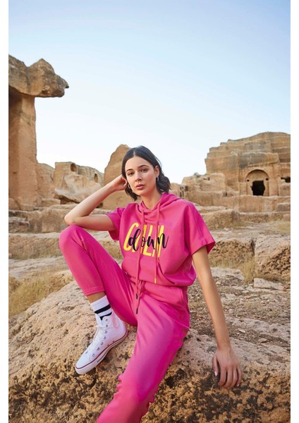 Kapüşonlu "calm Down" Eşofman Takımı indirimleri