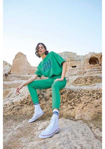 Kısa Kollu "stay Strong" Crop Eşofman Takımı indirimleri