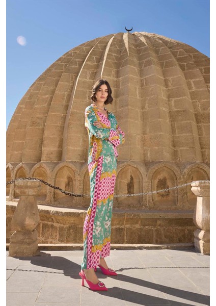 Çiçek ve Yaprak Desenli Pijama Takımı