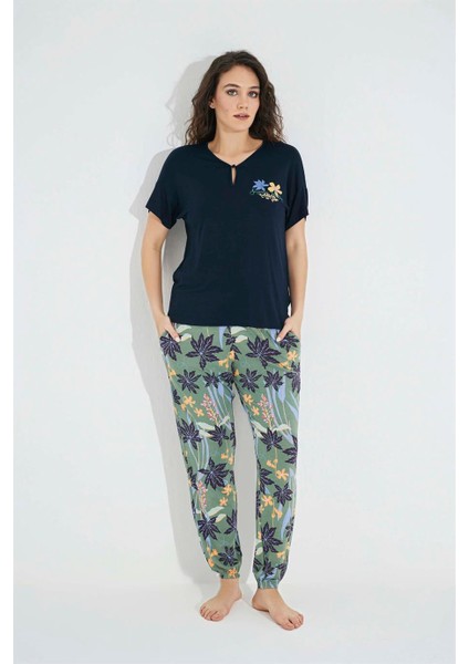 Çiçek ve Yaprak Baskılı "summer Vacation" Pijama Takımı