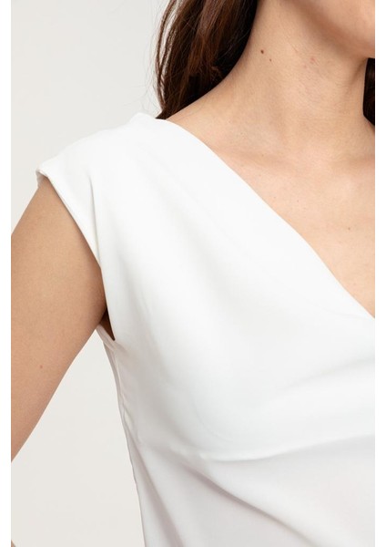 Kadın Askılı Omzu Zincirli Bluz Beyaz modelleri