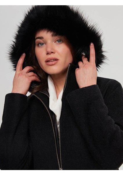 Kapitone Detaylı Kürk Kapüşonlu Kaşmir Kaban 00040 modelleri