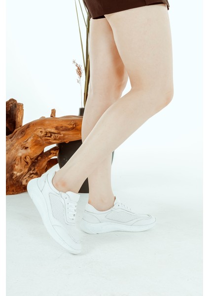 Hakiki Deri Bağcıklı Poli Taban Günlük Rahat Yürüyüş Kadın Spor Ayakkabı modelleri