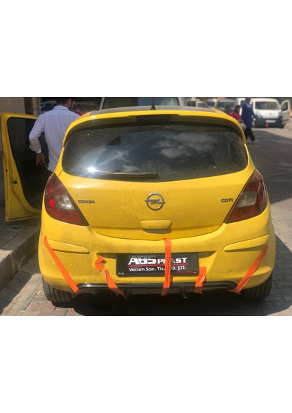 Opel Corsa D Egzoz Çıkışlı Difüzör Çıkışsız (Plastik)