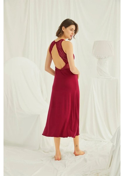 Kadın Kırmızı Göğüs ve Sırt Dekoteli Brode Dantelli Yırtmaçlı Gecelik 18482 modelleri