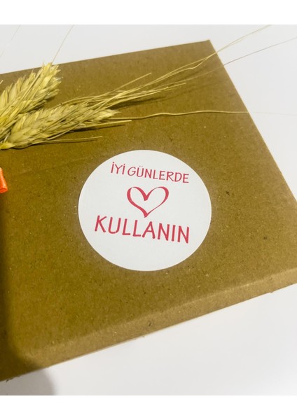 Iyi Günlerde Kullanın Kırmızı Yazılı Ortası Kalpli Yuvarlak Yapışkanlı Etiket 5 x 5 cm 100 Adet