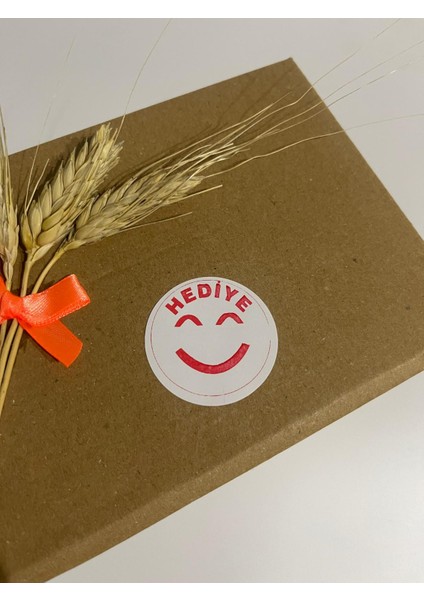 Hediye Gülen Yüz Kırmızı Yazılı Yuvarlak Yapışkanlı Etiket 4 x 4 cm 120 Adet
