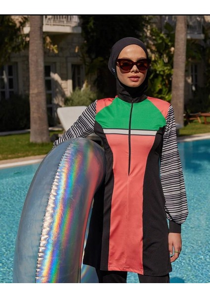 Modern Pembe Çizgili Tasarım Mayo modelleri