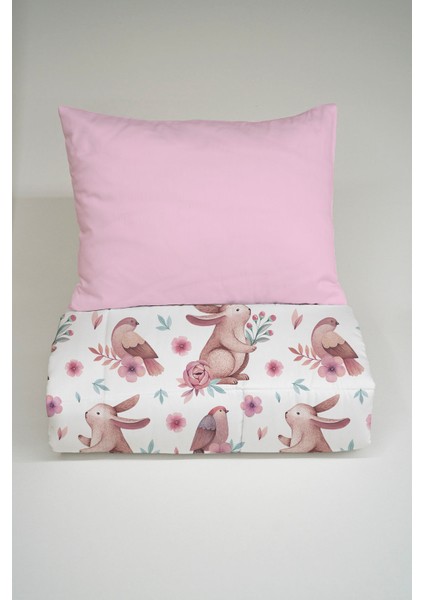 Montessori Yorgan Seti (95X195 Cm) - Iconic Serisi - Pembe Çelenkli Tavşan modelleri